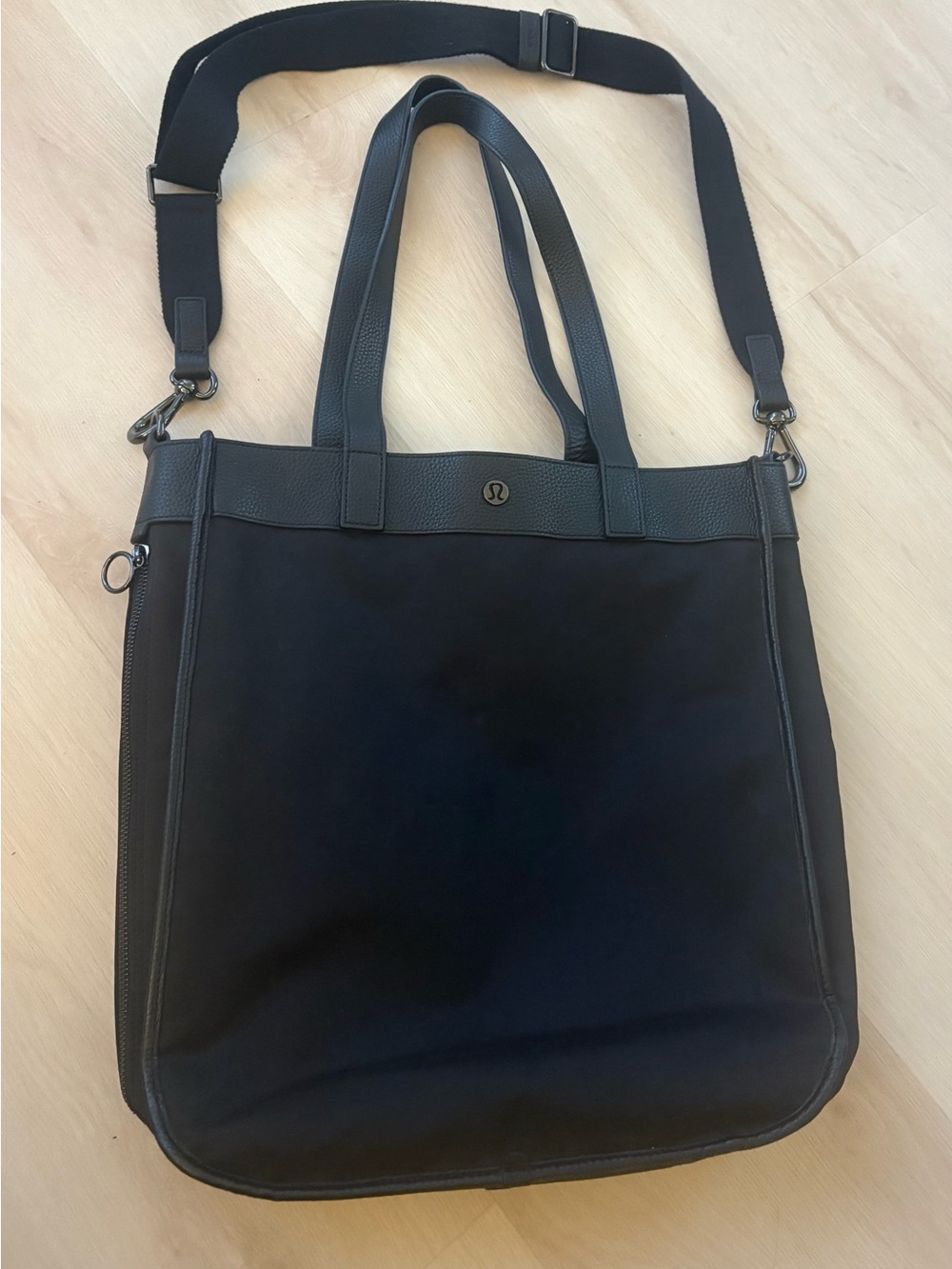 Lululemon Athletica black crossbody messenger laptop tote bag